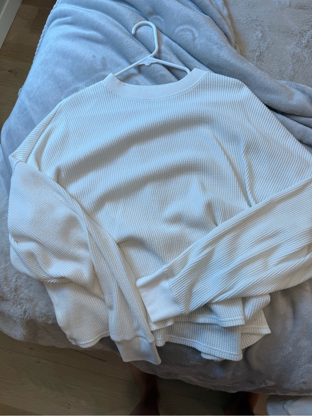 Abercrombie & Fitch White Waffle Knit Pullover Sweatshirt